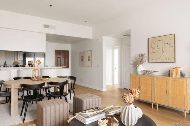 4080 Front St, Mission Hills (San Diego) CA: https://media.crmls.org/mediaz/956a17e5-d590-4d22-9f89-8679376e28f6.jpg