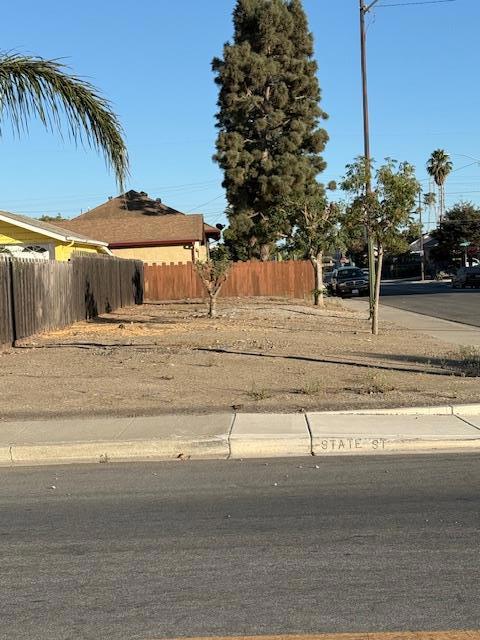 1391 State Street,  CA: https://media.crmls.org/mediaz/956b250d-579f-43dc-b87d-11cca827c250.jpg