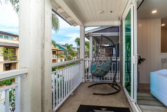 807 Santa Barbara Pl, San Diego CA: https://media.crmls.org/mediaz/956b2cf0-ee48-4715-b2ba-3fa02734c130.jpg