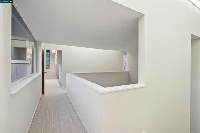 35 Tiger Tail Court, Orinda CA: https://media.crmls.org/mediaz/956b6a29-ddae-4b5b-a1b4-4bb7aed9e6ce.jpg