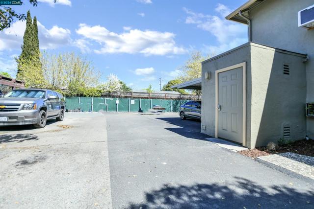 Image 31 of 37 For 2236 Hillsborough Ct