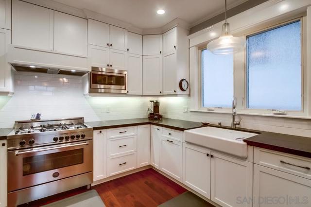 240 B Avenue, Coronado CA: https://media.crmls.org/mediaz/956c280e-4143-48be-941d-45b478f24bd8.jpg