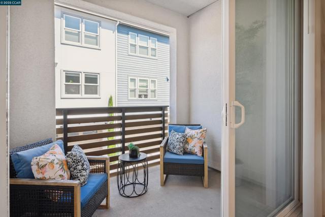 92 Zenith Cmn, Fremont CA: https://media.crmls.org/mediaz/956c7419-632b-4629-bf77-d9827bcfbc47.jpg