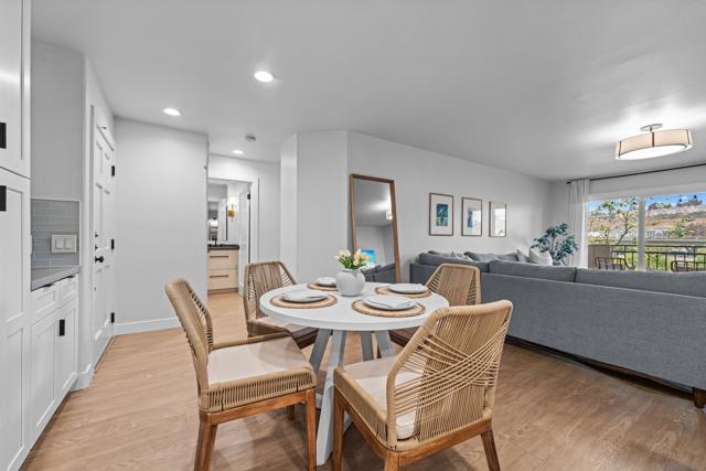 510 Camino De La Reina, San Diego CA: https://media.crmls.org/mediaz/956cea42-7088-4aec-837b-e6c516983e6d.jpg