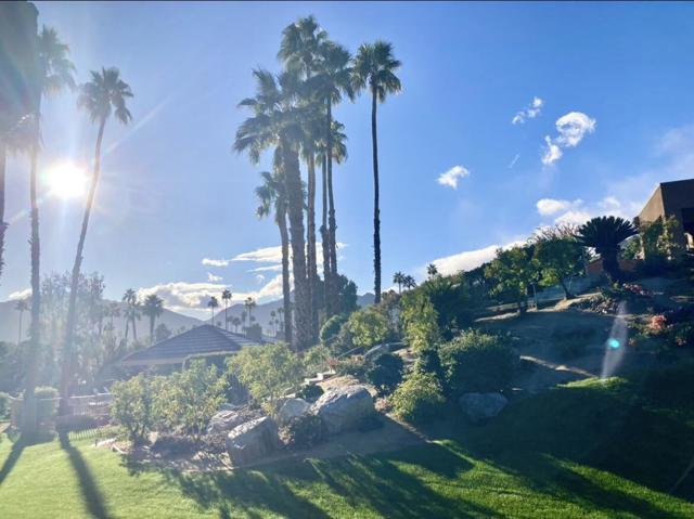 73323 Boxthorn Lane, Palm Desert CA: https://media.crmls.org/mediaz/956dbd97-8384-419b-aa81-58b62f5411f8.jpg