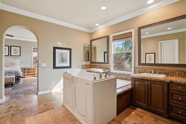 4449 Esplanade Lane, Palm Springs CA: https://media.crmls.org/mediaz/956df3f5-1b8b-4484-bde1-51fe7331086b.jpg