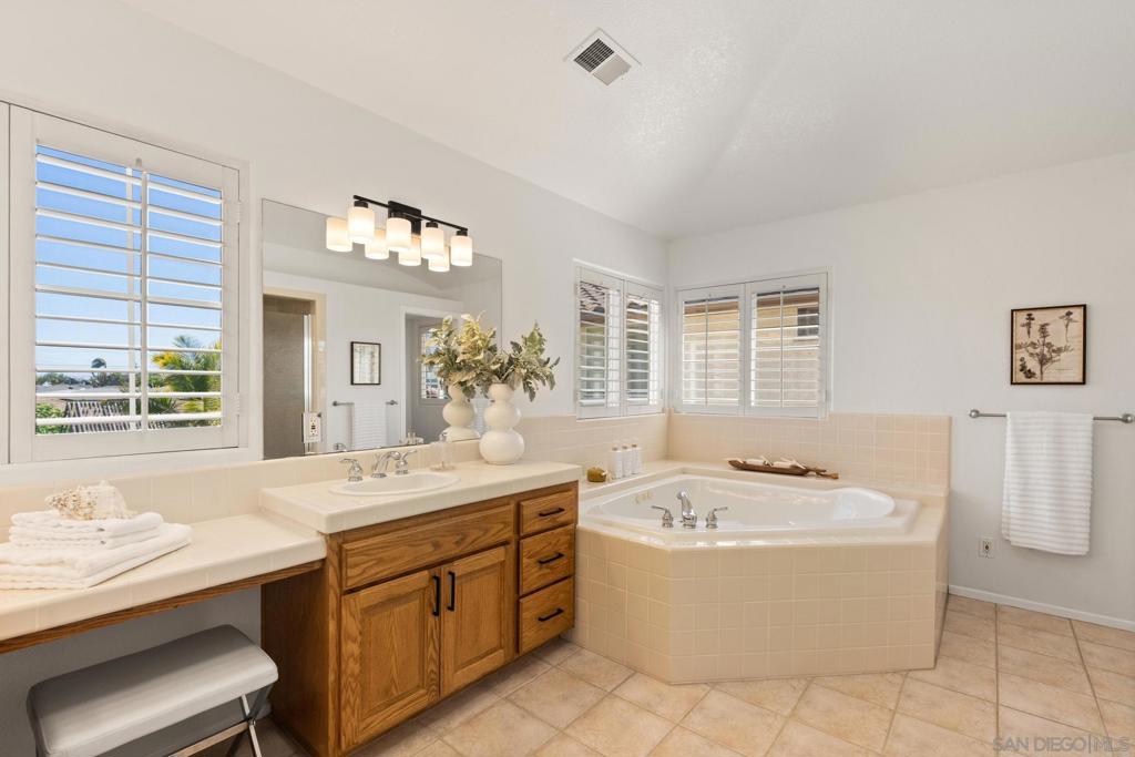 MLS #250034584SD img 37