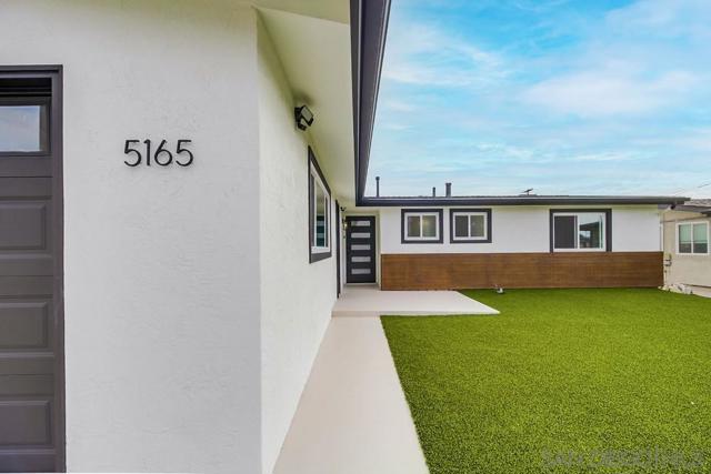 5165 WINTHROP ST, San Diego CA: https://media.crmls.org/mediaz/956e6f4c-2ea5-4ae0-b98d-56c5c799e8f4.jpg