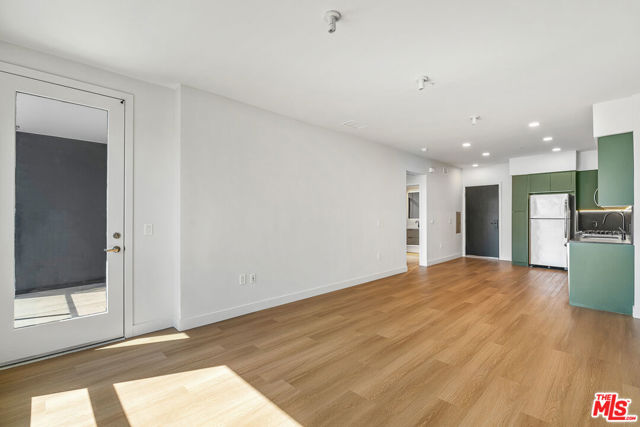 10601 Washington Boulevard, Culver City CA: https://media.crmls.org/mediaz/956e76ab-5489-4ddc-9bc2-30930cbcac74.jpg