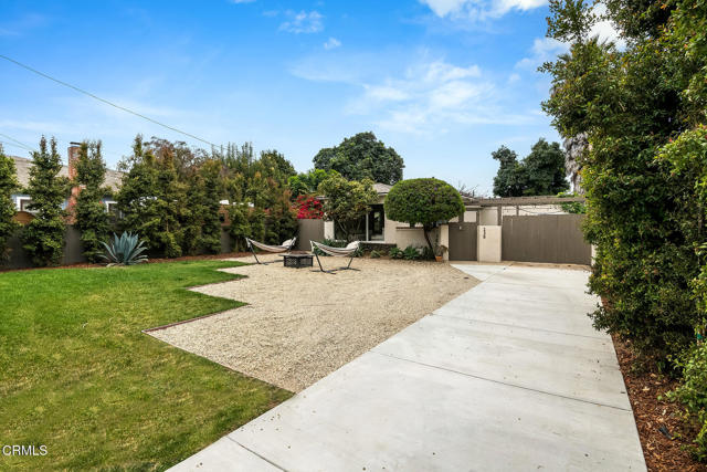 238 W Center Street, Ventura CA: https://media.crmls.org/mediaz/956e9072-a2de-4107-b182-cafe3a7a5905.jpg