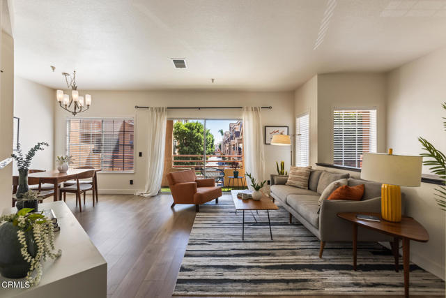 13945 Lemoli Avenue, Hawthorne CA: https://media.crmls.org/mediaz/956e9808-18d4-4c2b-80e8-39ecc499ba0c.jpg