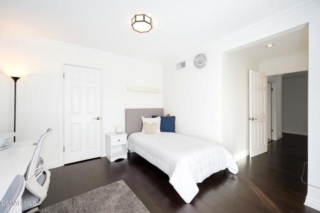 26007 Philrich Circle, Calabasas CA: https://media.crmls.org/mediaz/956ebd86-9aec-4e61-854a-7dbbd14d2344.jpg