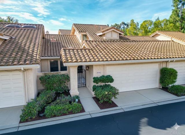 15662 Via Calanova, San Diego CA: https://media.crmls.org/mediaz/956f6602-c1f9-40e6-bce4-10264589f3e7.jpg