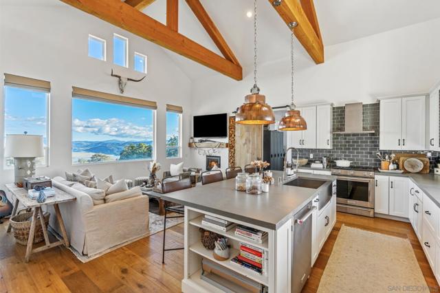 31071 Panorama Trail, Santa Ysabel CA: https://media.crmls.org/mediaz/95701ffd-48bd-4539-83c5-6ac52707ddd4.jpg
