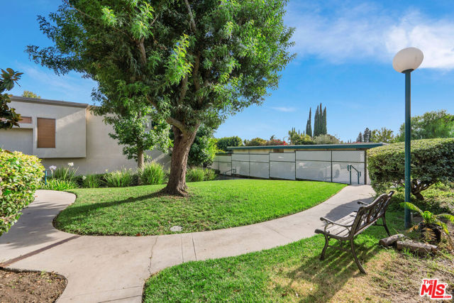 18524 Mayall Street, Northridge CA: https://media.crmls.org/mediaz/95703635-2c05-48b3-ae8d-2091ea92a151.jpg