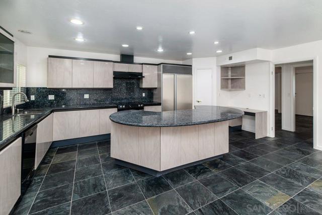 8686 Cliffridge Ave., La Jolla CA: https://media.crmls.org/mediaz/95703fe8-ceec-4f6a-9c5a-8fe1f51ad059.jpg