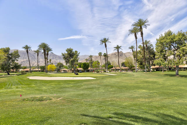 51 Sunrise Drive, Rancho Mirage CA: https://media.crmls.org/mediaz/95704852-1f1b-4ec9-9a3a-3d3781bba75a.jpg
