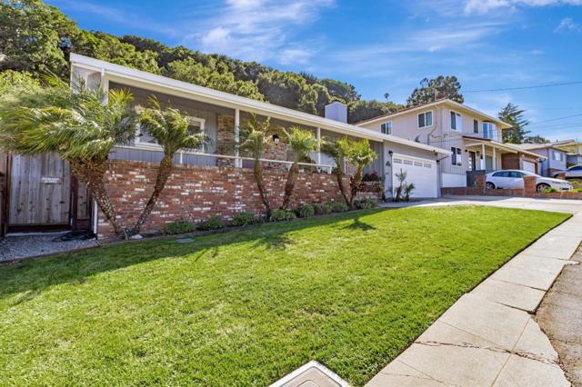 241 42nd Avenue, San Mateo CA: https://media.crmls.org/mediaz/95708319-a533-4912-90c2-47c97b3f8935.jpg