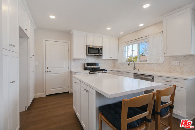 1091 Vallejo Avenue photo 8
