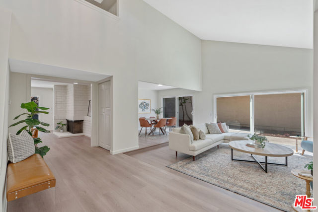 19 Rippling, Irvine CA: https://media.crmls.org/mediaz/9571fcd1-e7a6-40b7-9463-951bf720211c.jpg