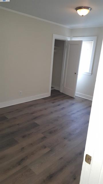 4056 Santa Rita St, Oakland CA: https://media.crmls.org/mediaz/95723fcd-a495-4f37-879f-8ba630ac87a5.jpg