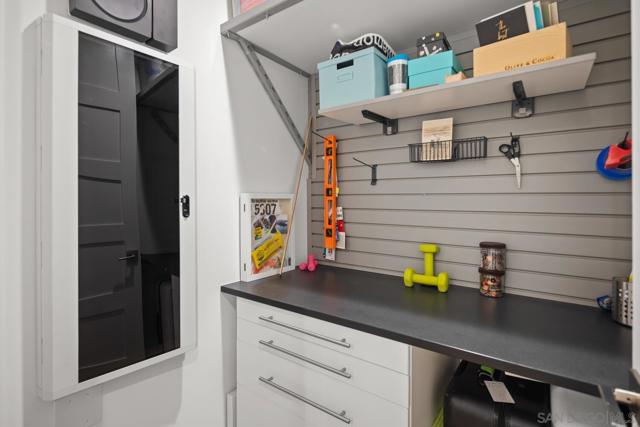 548 G Avenue, Coronado CA: https://media.crmls.org/mediaz/9572c6e7-ffb7-4ae2-bdd2-4d62b6b0cae1.jpg