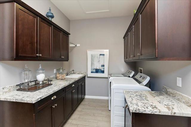 51678 Hawthorne Court, Indio CA: https://media.crmls.org/mediaz/9572c6ee-9325-4133-8ac8-b291e2d3259d.jpg