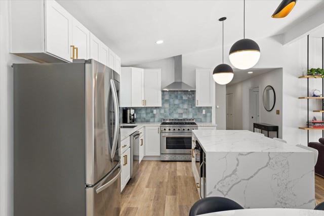 Detail Gallery Image 11 of 40 For 725 Cathy Ln, Cardiff By The Sea,  CA 92007 - 4 Beds | 2/1 Baths