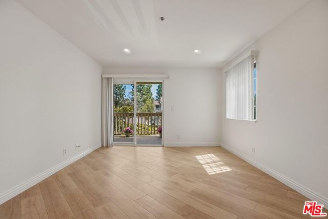 675 Oak Run Trail, Oak Park CA: https://media.crmls.org/mediaz/95739ef4-078c-4984-af38-e6f6536fcecc.jpg