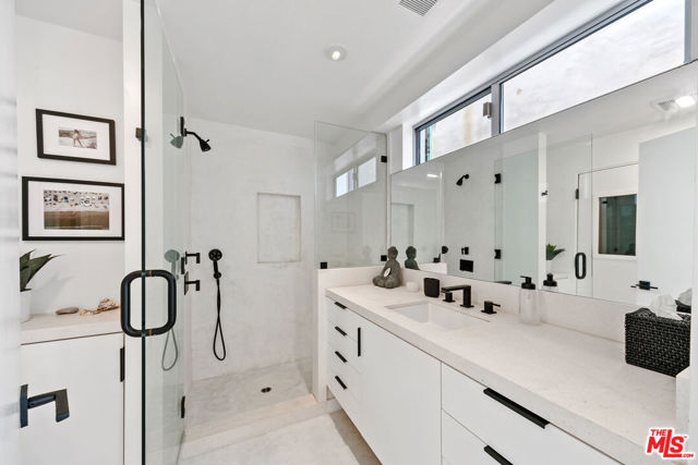 24928 Malibu Road, Malibu CA: https://media.crmls.org/mediaz/957429bc-a989-41a4-808f-4c15d824e84a.jpg