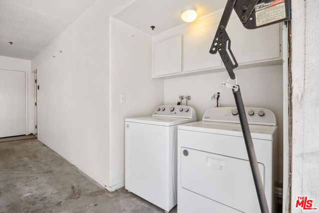 14365 Foothill Boulevard, Sylmar CA: https://media.crmls.org/mediaz/95743267-6b55-4307-ae82-cbd28a8721f4.jpg