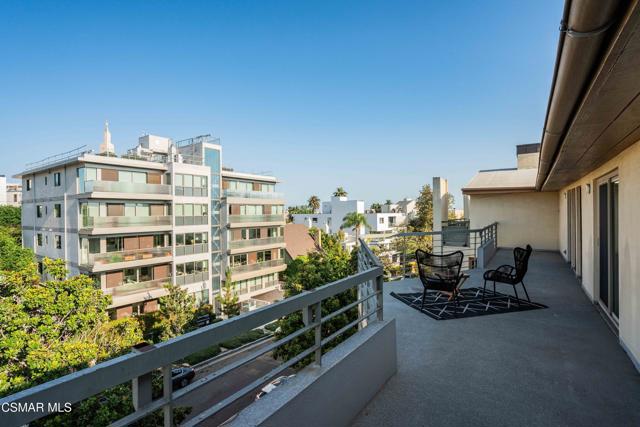 1645 Malcolm Avenue, Los Angeles CA: https://media.crmls.org/mediaz/957437fd-fdef-47ec-9a68-8924971d3f42.jpg