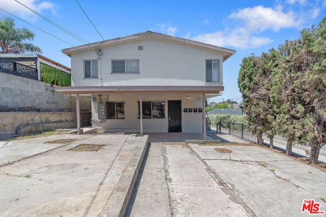 945 N Ditman Avenue, Los Angeles CA: https://media.crmls.org/mediaz/95751fdb-f9a0-44f0-92cc-312d467f8445.jpg
