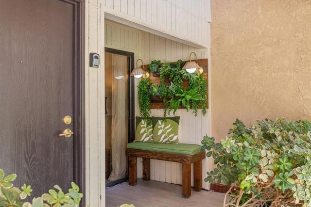 675 N Los Felices W Circle, Palm Springs CA: https://media.crmls.org/mediaz/95753080-c891-47d9-ad50-b11768299a3a.jpg