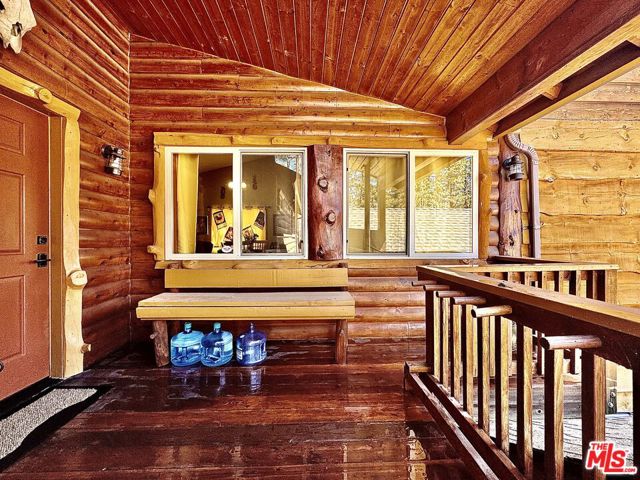 539 Lakewood Lane, Big Bear CA: https://media.crmls.org/mediaz/9575d4dc-4764-4870-8fce-cc3a678cd951.jpg