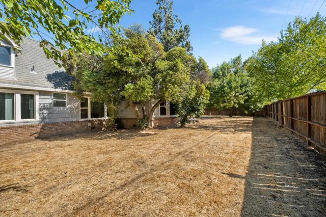 2905 Garfield Avenue, Carmichael CA: https://media.crmls.org/mediaz/95762f41-47d4-4bc0-b799-7d4d64f6ba5e.jpg