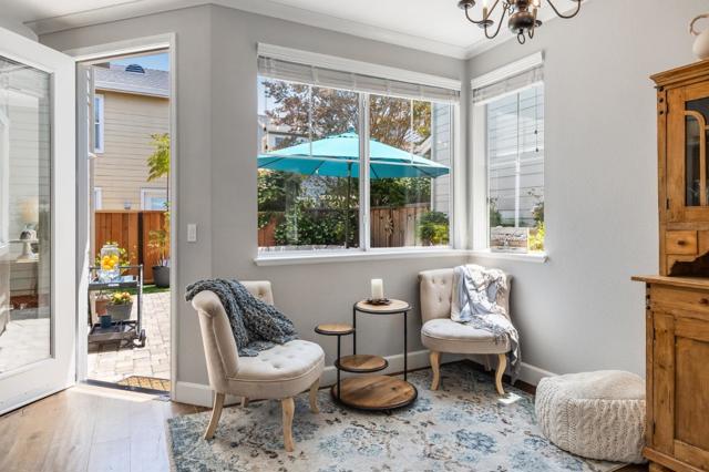 410 Krystallos Lane, Redwood City CA: https://media.crmls.org/mediaz/95765259-40ad-4d1c-b6e3-42b9bb5736e9.jpg