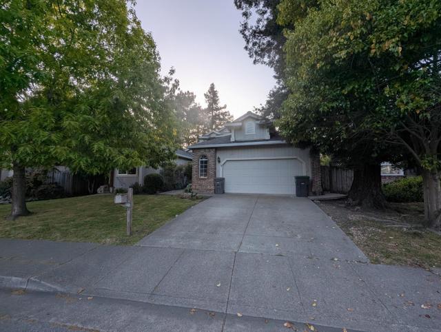 108 Tuxedo Court, Petaluma CA: https://media.crmls.org/mediaz/9576728c-24ff-4b9b-a1a3-7ed6410aed14.jpg