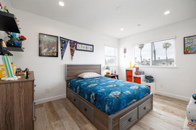 1215 Grand Ave, San Diego CA: https://media.crmls.org/mediaz/9576c6fa-3313-43b6-b0bc-6001023bdf45.jpg