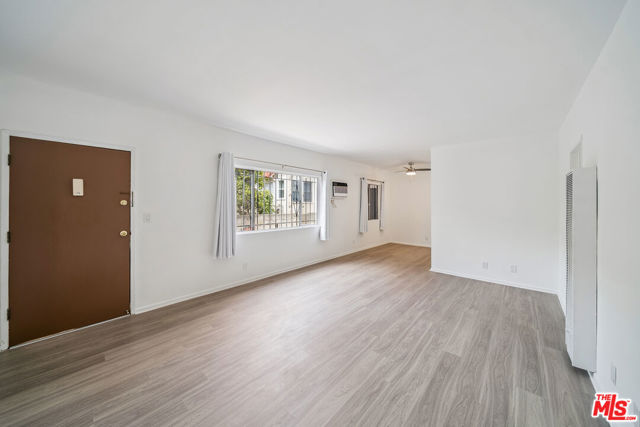 217 Carondelet, Los Angeles CA: https://media.crmls.org/mediaz/9576cde9-bf52-48b9-a612-cfd411b5d03a.jpg
