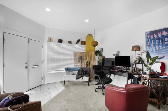 2311 State St, San Diego CA: https://media.crmls.org/mediaz/9576d863-2078-4090-9946-7f8eb5c8da52.jpg