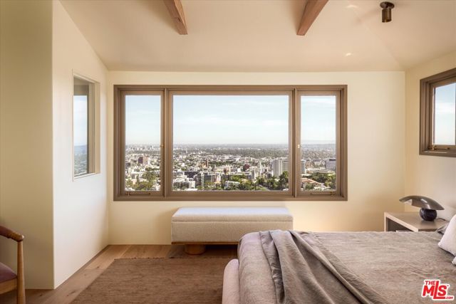 6911 Los Tilos Road, Los Angeles CA: https://media.crmls.org/mediaz/9576daed-0a22-4d04-b326-a6a2ece36e85.jpg