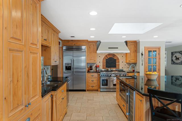 16327 Woodson View Rd, Poway CA: https://media.crmls.org/mediaz/95770c57-49f7-4efd-89ac-996f1493c7b0.jpg