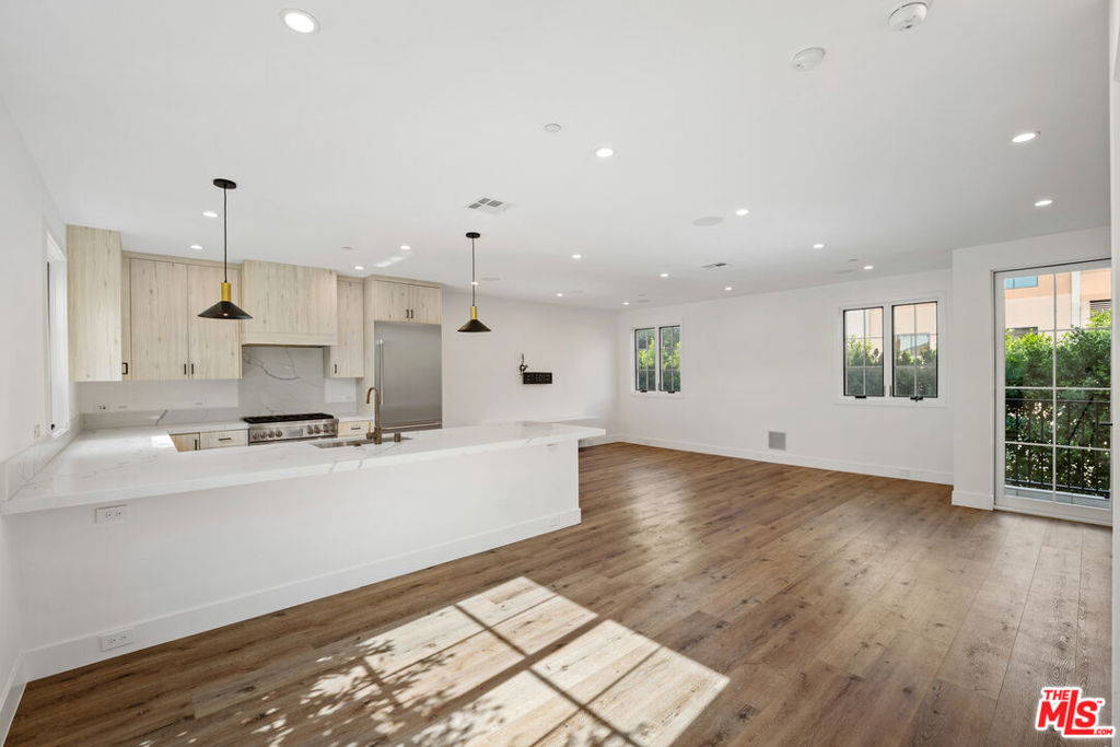 5330 Agnes Avenue #1/2