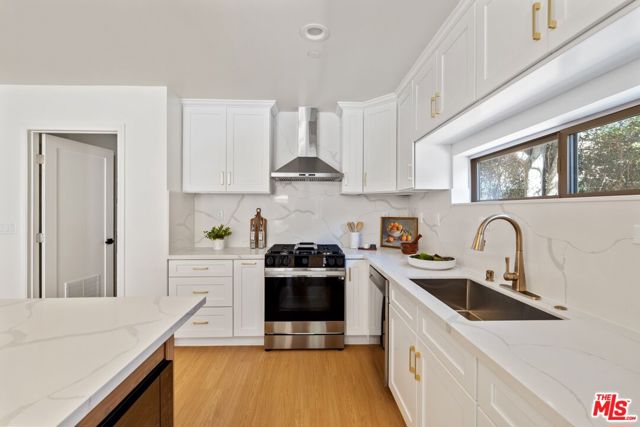 3945 Franklin Street photo 8