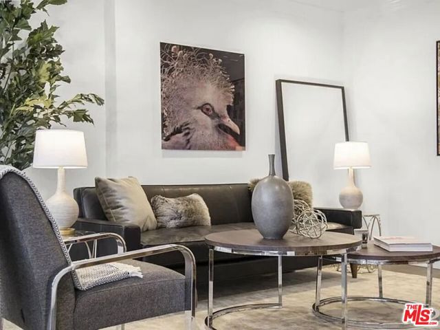 10450 Wilshire Boulevard, Los Angeles CA: https://media.crmls.org/mediaz/9579318f-46dc-4785-b35e-c6cd086b5db0.jpg