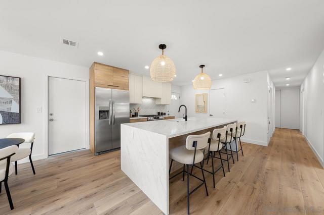 3297 Ashford, San Diego CA: https://media.crmls.org/mediaz/9579a9d5-5b69-4159-a470-941ae5900394.jpg