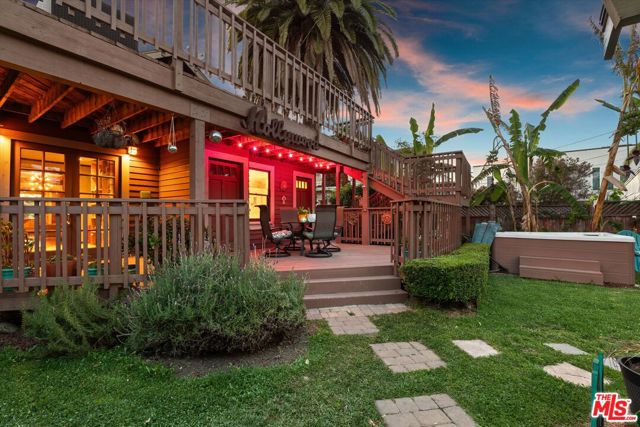 1654 5th Avenue, Los Angeles CA: https://media.crmls.org/mediaz/9579f275-c934-4b7a-b19d-6e30b4b4de8d.jpg