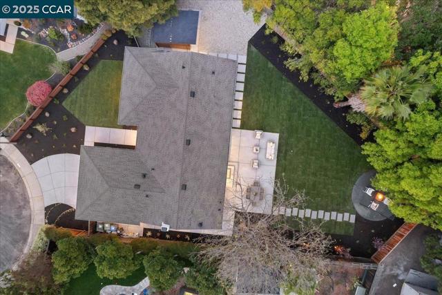 721 Sinnet Ct, Danville CA: https://media.crmls.org/mediaz/957a4fe4-c2dc-4d17-97fa-af84f778b822.jpg