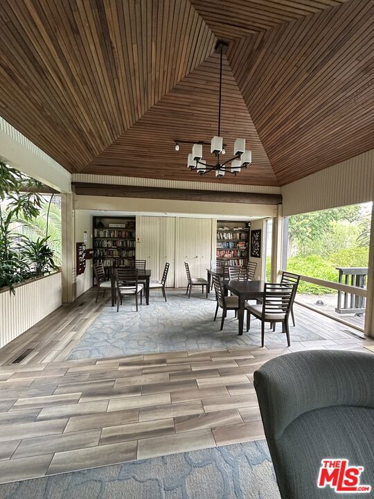 8316 Raintree Circle, Culver City CA: https://media.crmls.org/mediaz/957aab30-f0e0-4121-9530-57d2f455e528.jpg